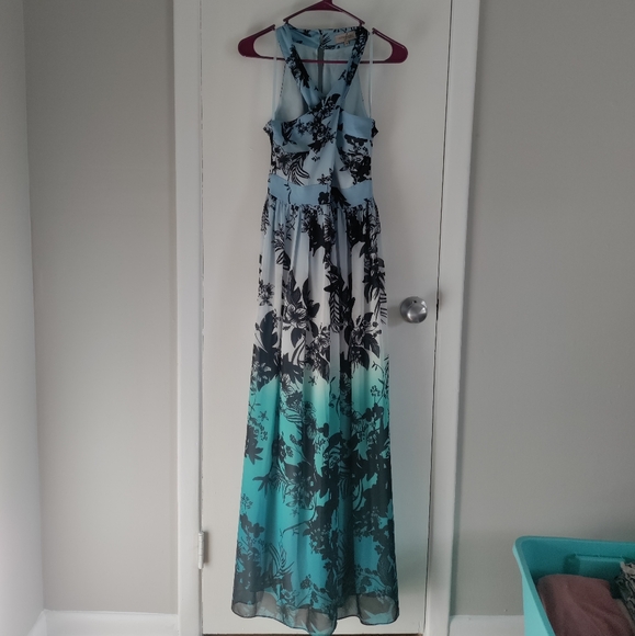Instaglam Red herring Dresses & Skirts - Floral maxi dress